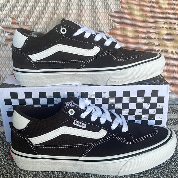 Vans Other - Vans Men’s Rowan
Dark Brown
VN0A5JICDRB
Sneakers